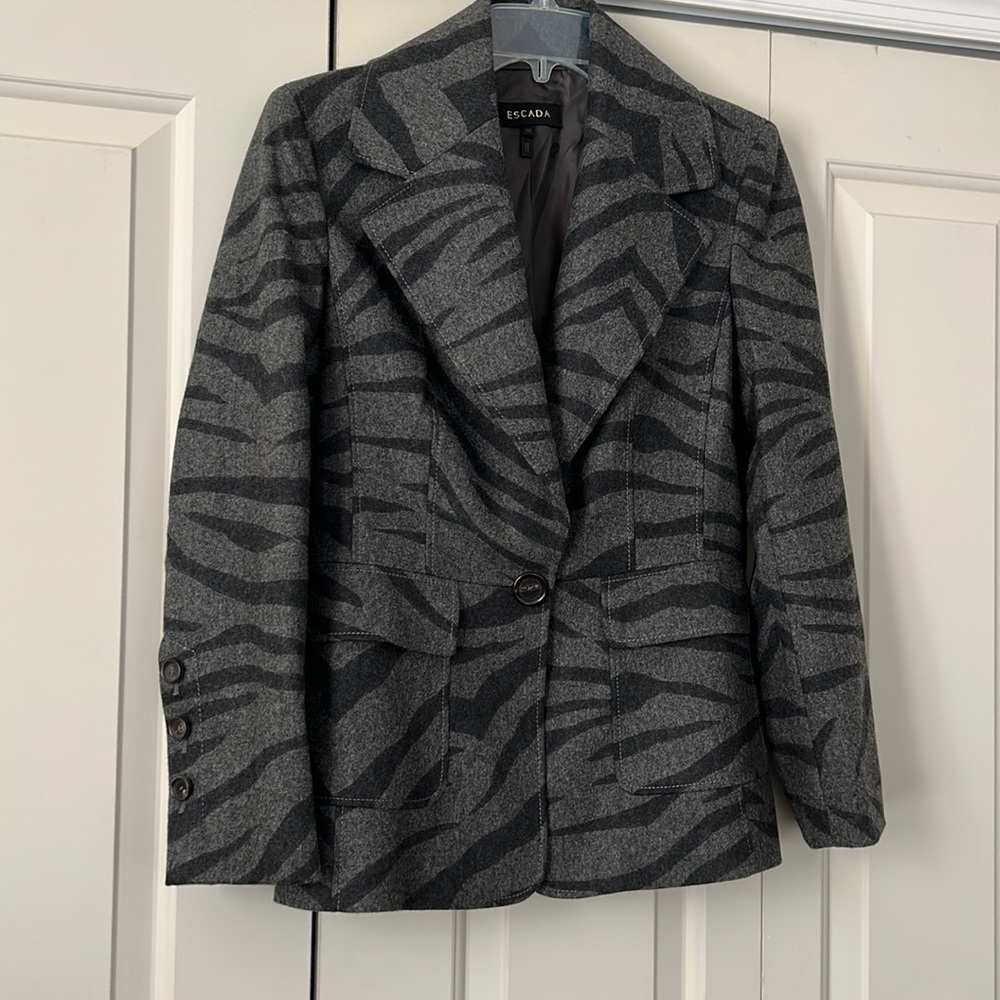 ESCADA WOMEN JACKET WITH 2 POCKETS SIZE 36